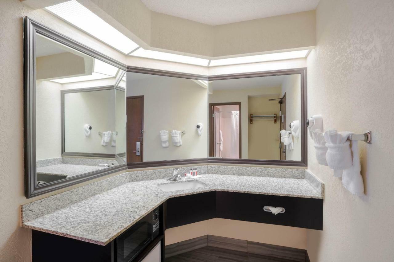 Comfort Inn & Suites Brentwood Dış mekan fotoğraf
